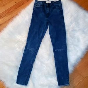 Size 3 destroyed Super High Rise skinniest Jeans